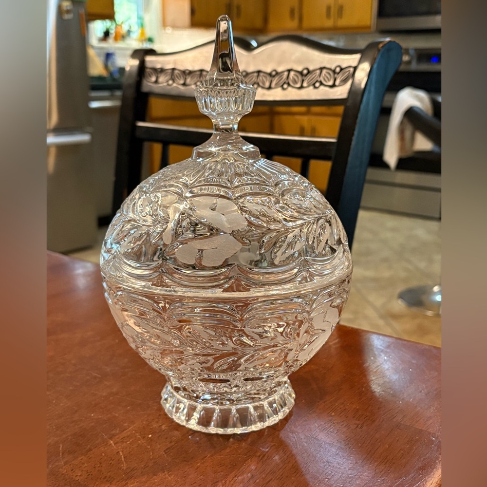 VTG Lead Crystal Anne Hutte Bleikristall Covered Candy Bowl
